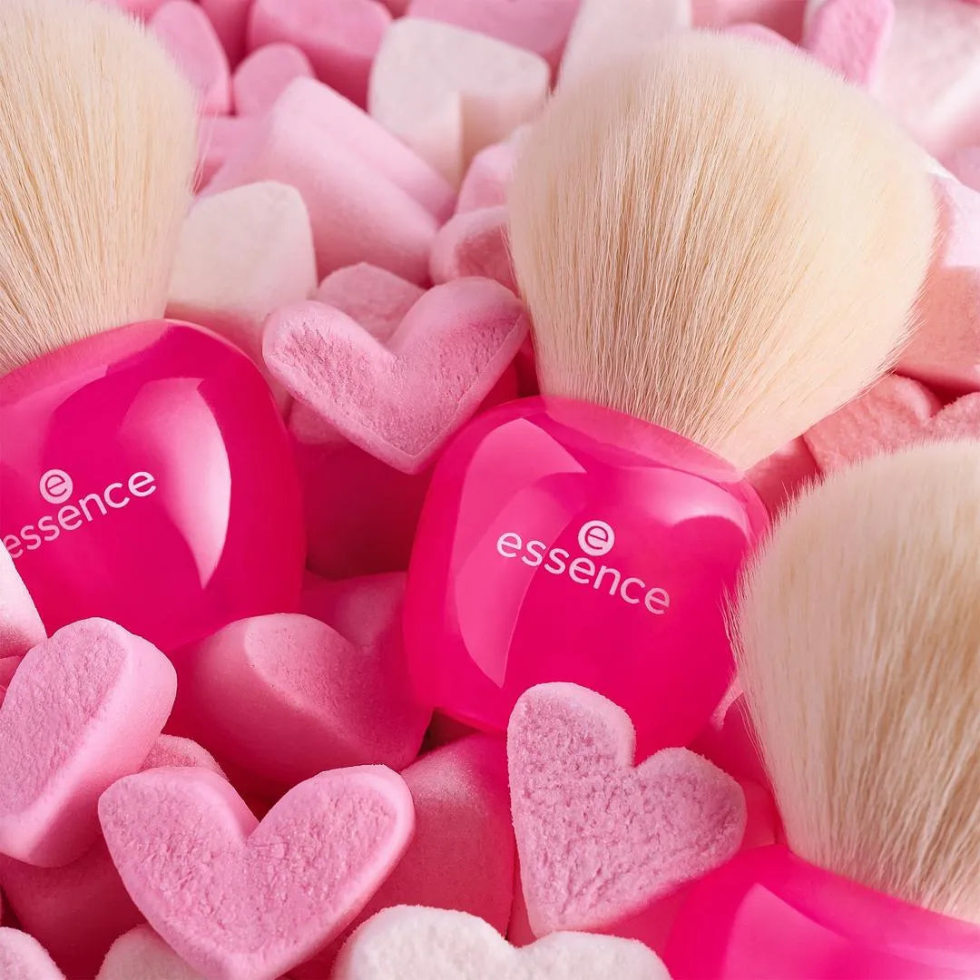 it's Bubble Gum fun kabuki brush